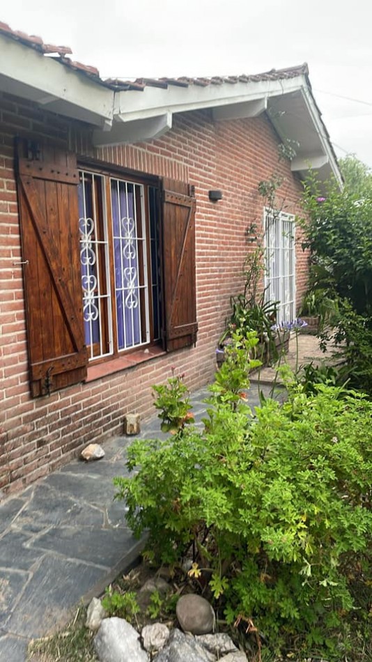 CASA EN OSTENDE ALQUILER TEMPORAL 