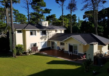 alquilo casa en  Pinamar zona Alamos  goleta hercules 1075